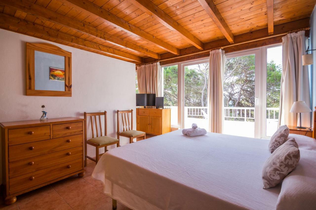 Hostal Cala Boix Es Cana Eksteriør bilde