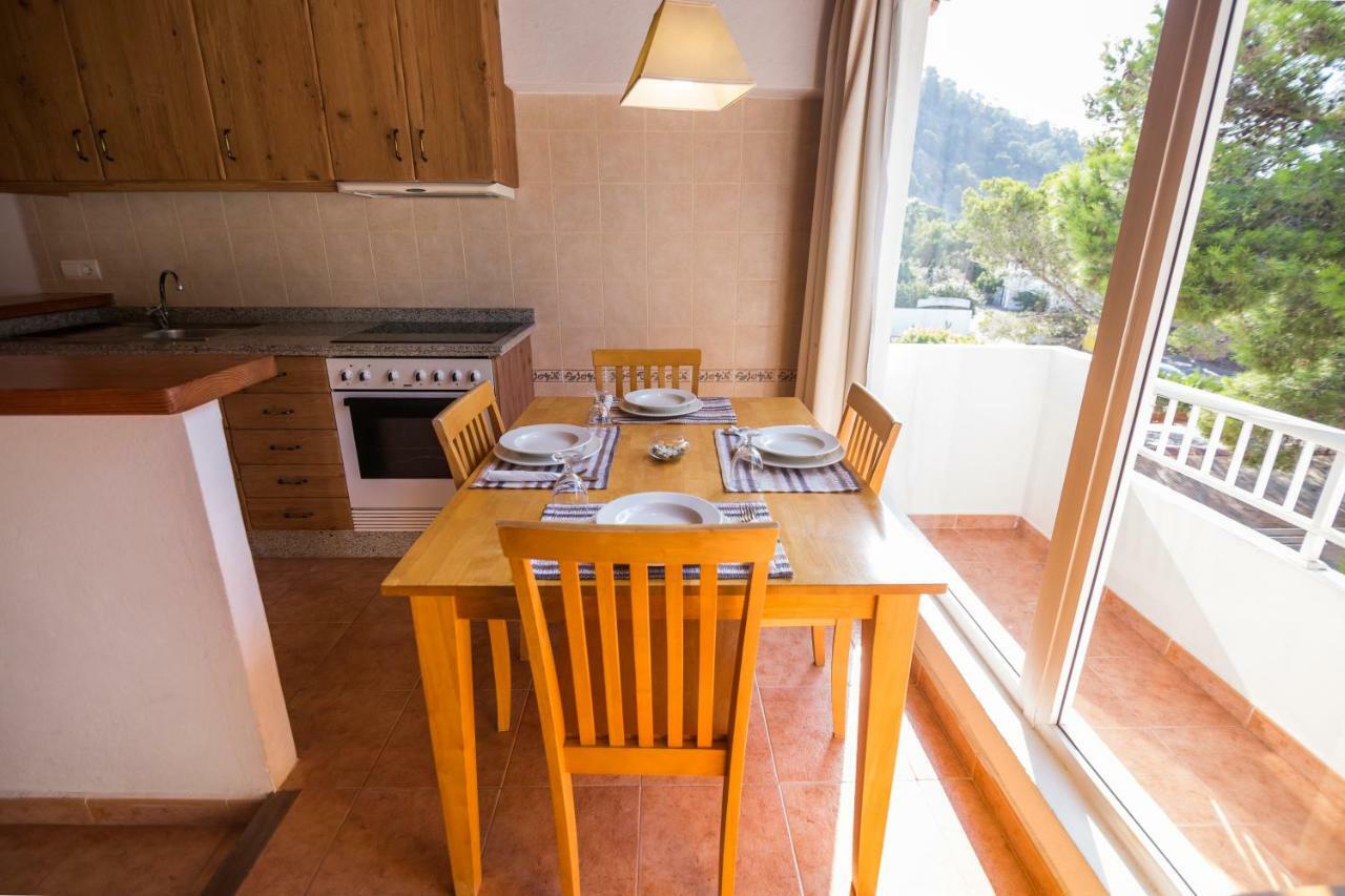 Hostal Cala Boix Es Cana Eksteriør bilde