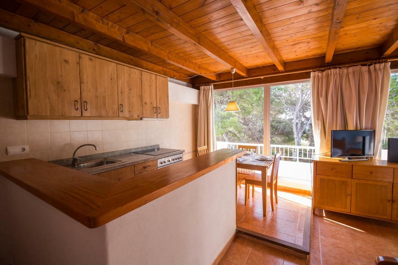 Hostal Cala Boix Es Cana Eksteriør bilde
