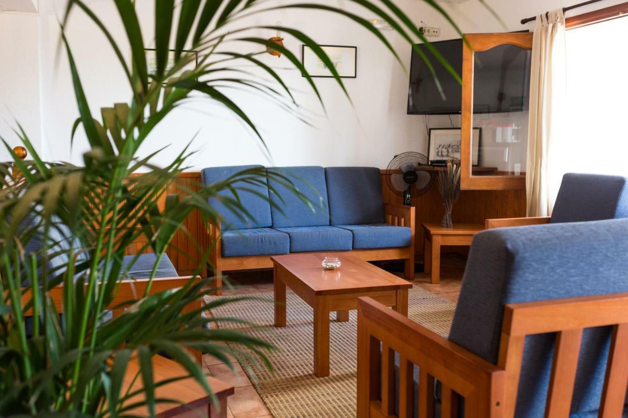 Hostal Cala Boix Es Cana Eksteriør bilde