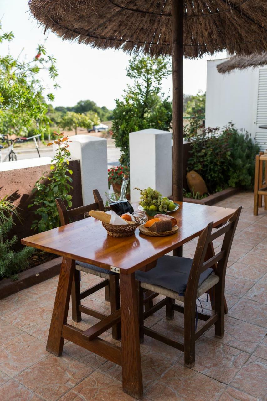 Hostal Cala Boix Es Cana Eksteriør bilde