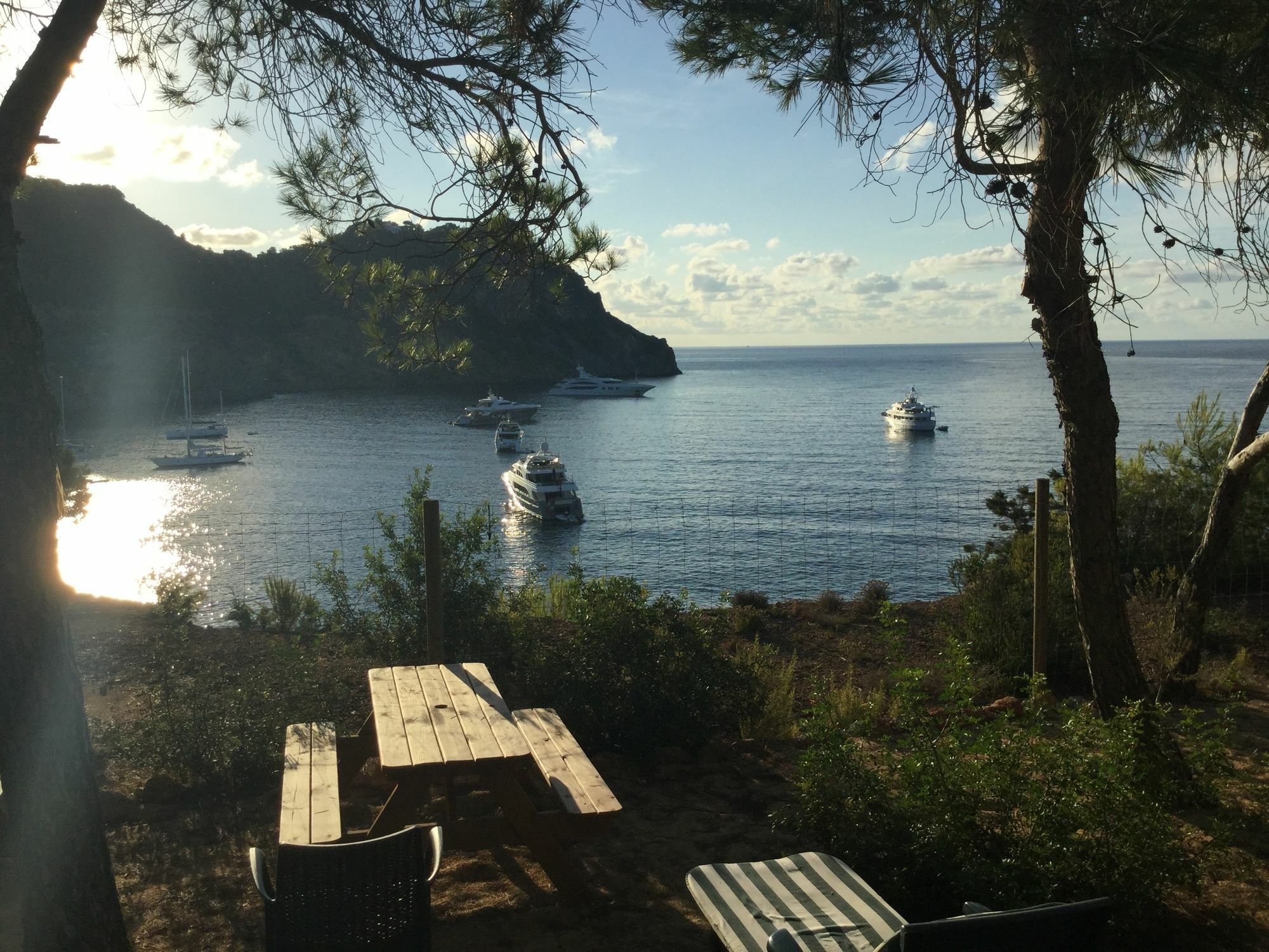 Hostal Cala Boix Es Cana Eksteriør bilde