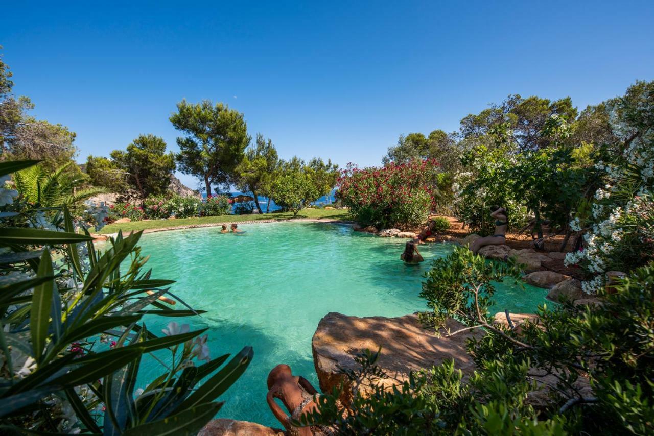 Hostal Cala Boix Es Cana Eksteriør bilde