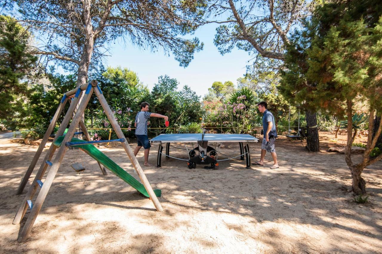 Hostal Cala Boix Es Cana Eksteriør bilde