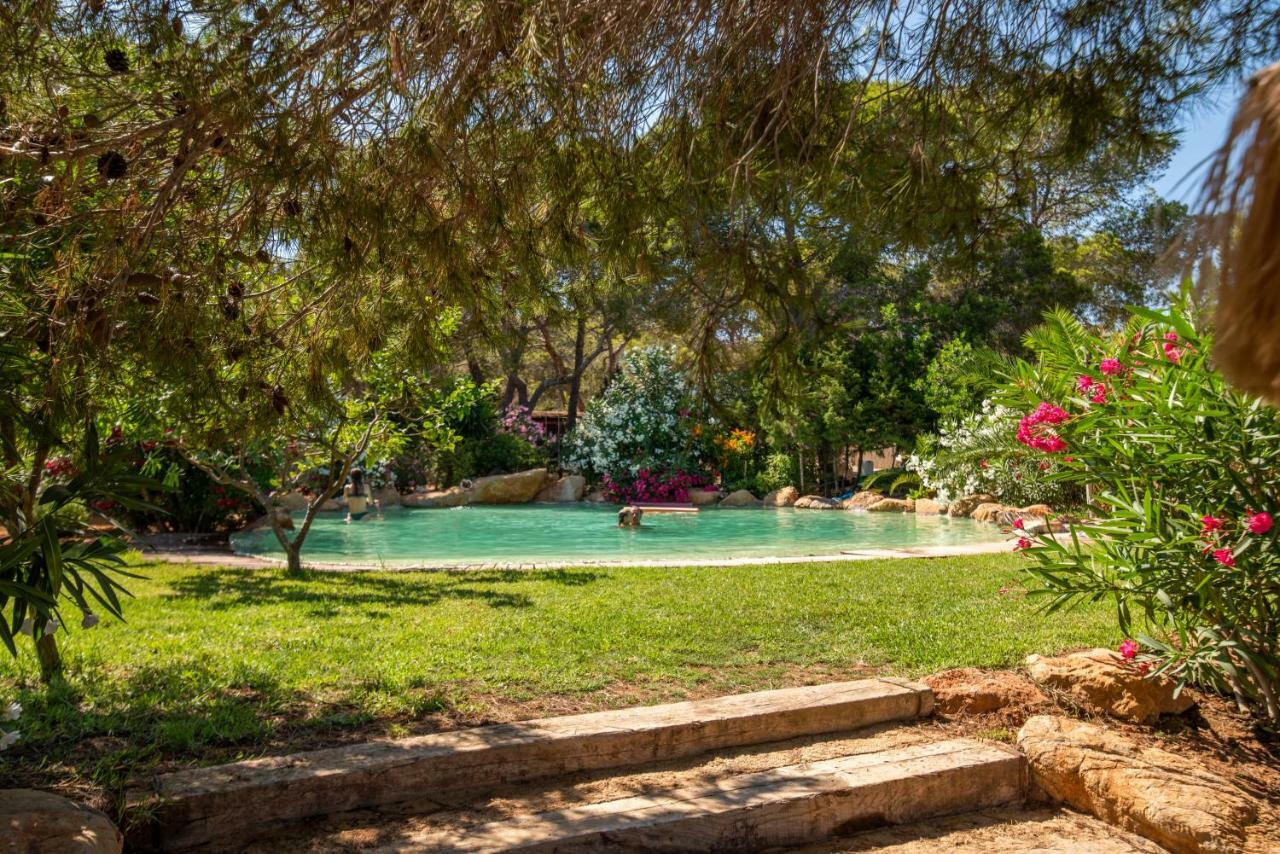 Hostal Cala Boix Es Cana Eksteriør bilde