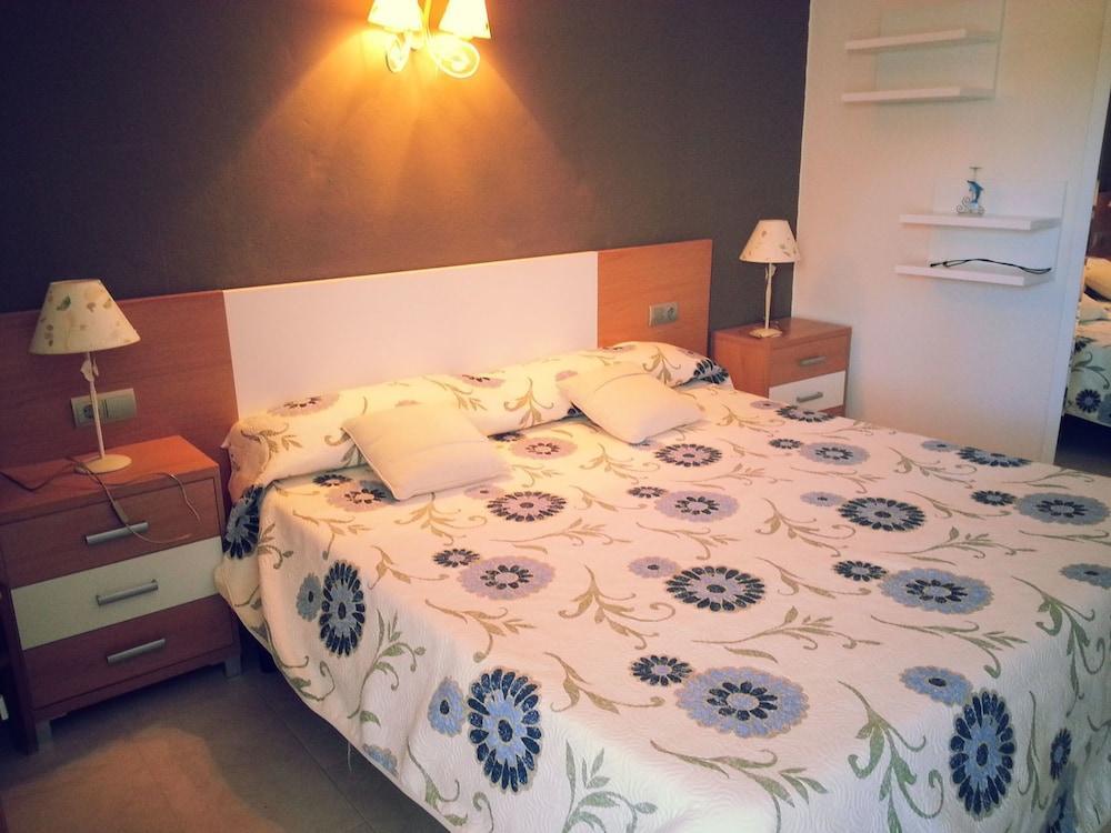 Hostal Cala Boix Es Cana Eksteriør bilde